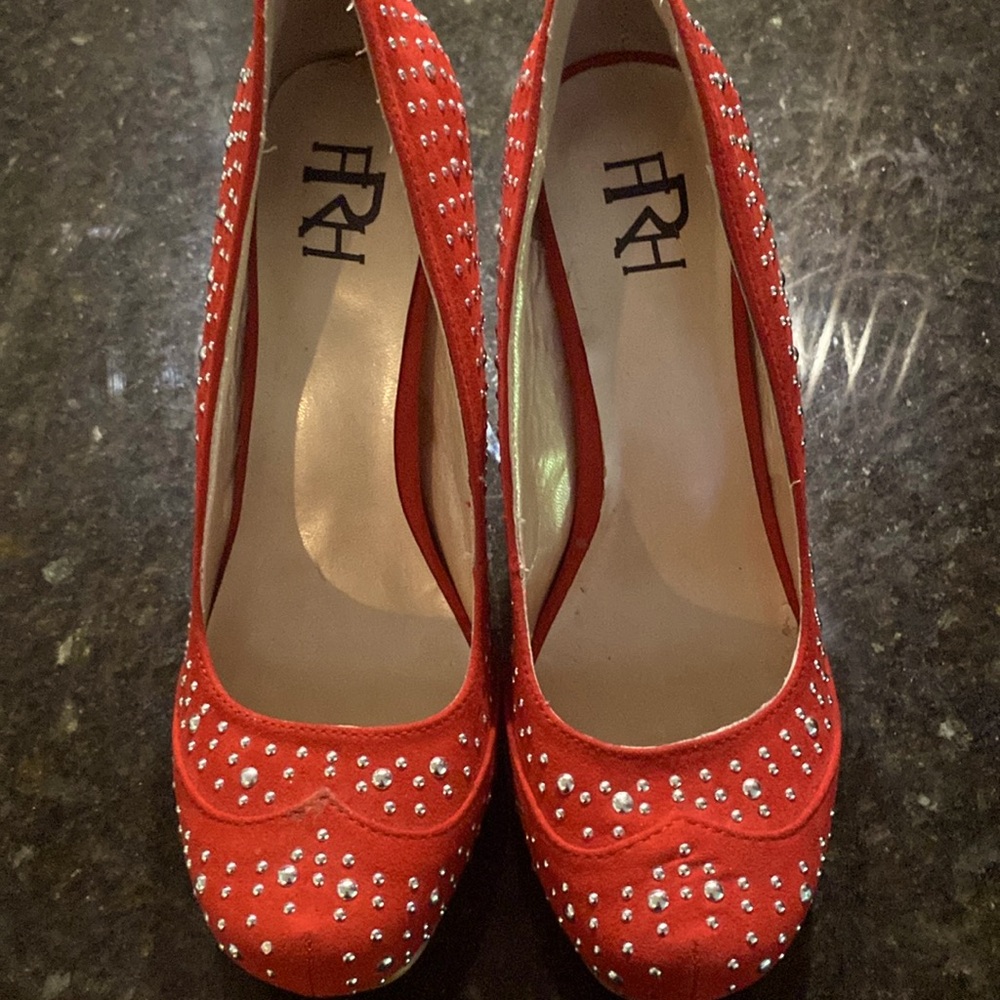 RFH NWOT Red Studded Heels 8